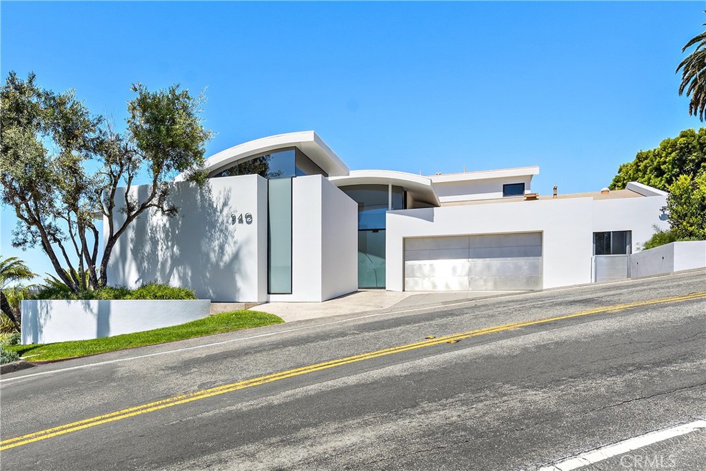 940 Summit Drive, Laguna Beach CA 92651 - photo 3