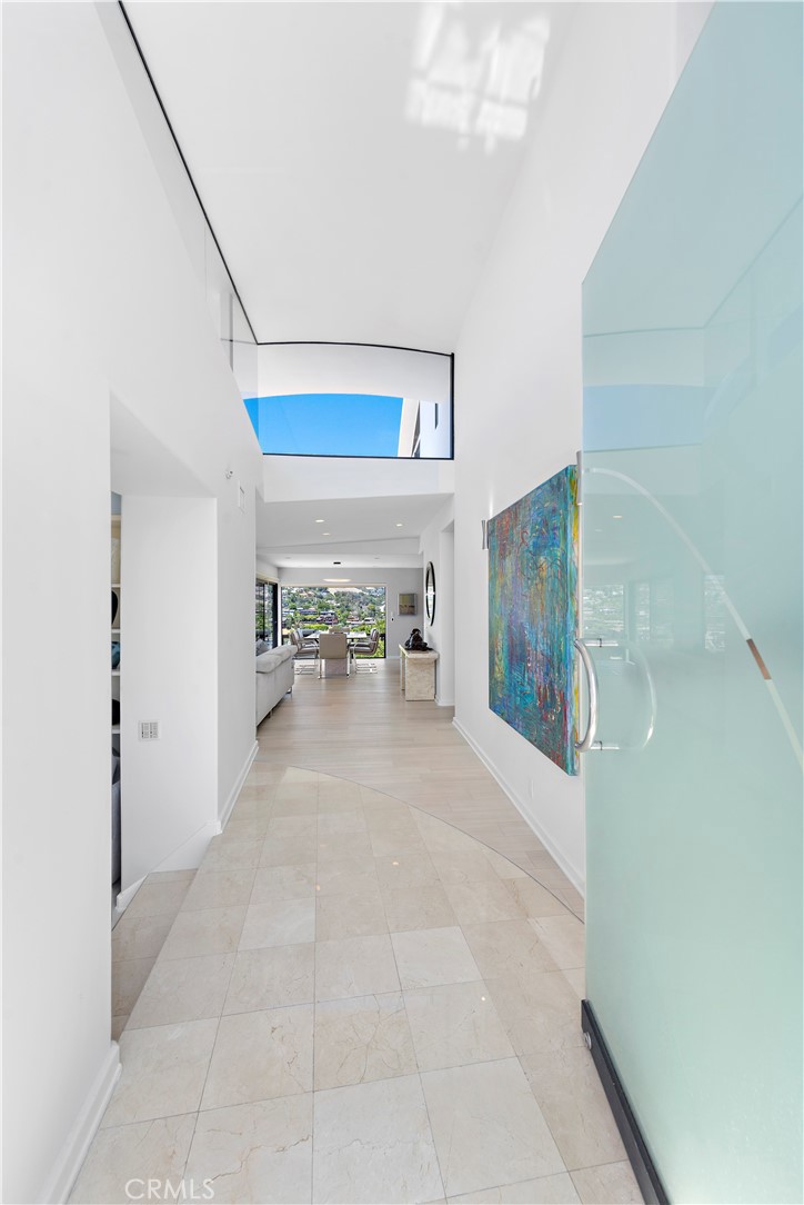 940 Summit Drive, Laguna Beach CA 92651 - photo 5