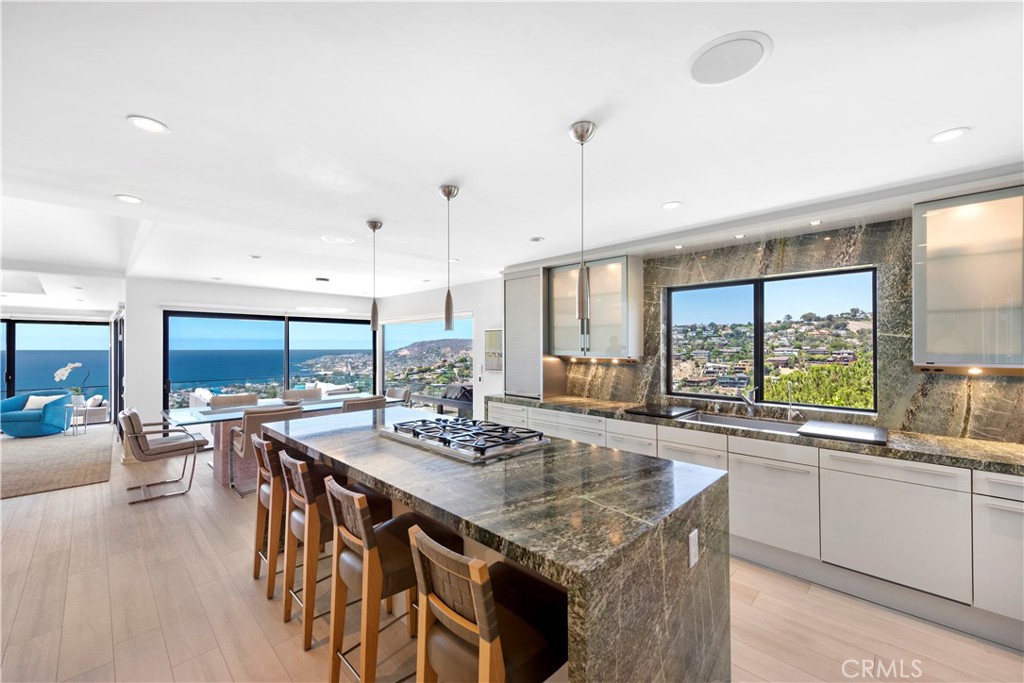 940 Summit Drive, Laguna Beach CA 92651 - photo 14