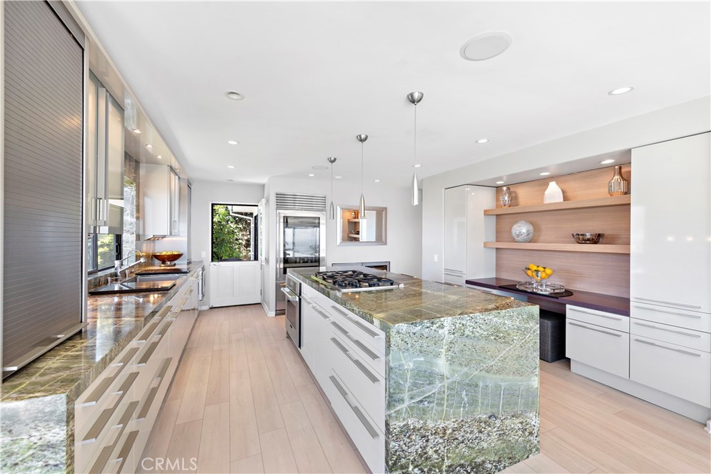 940 Summit Drive, Laguna Beach CA 92651 - photo 15