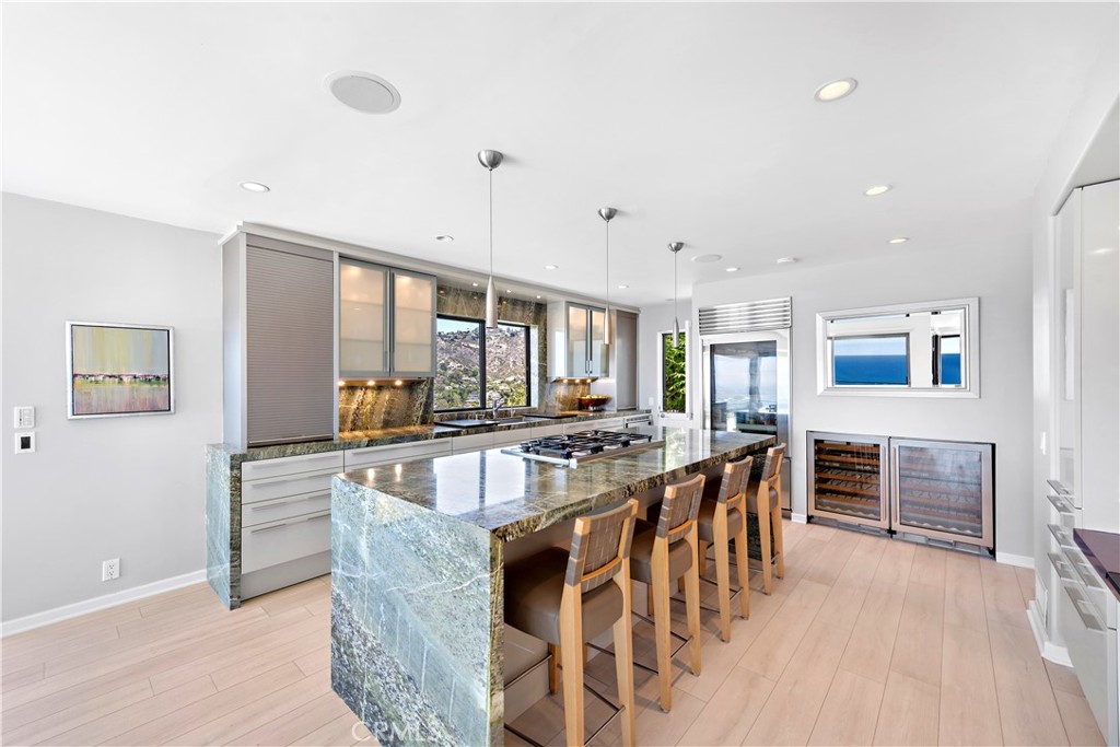 940 Summit Drive, Laguna Beach CA 92651 - photo 16