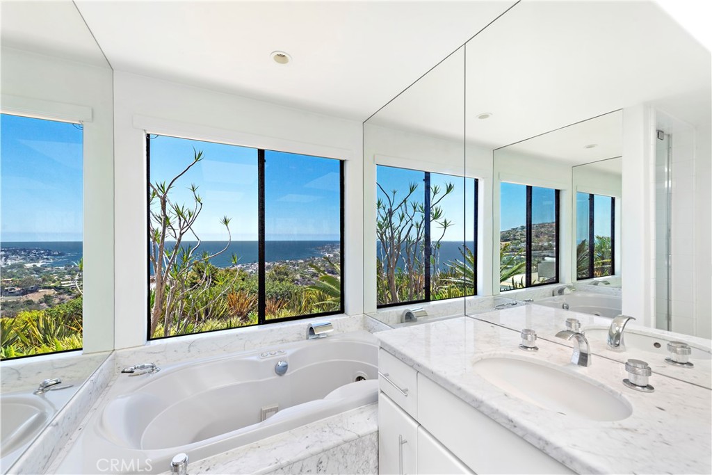 940 Summit Drive, Laguna Beach CA 92651 - photo 22