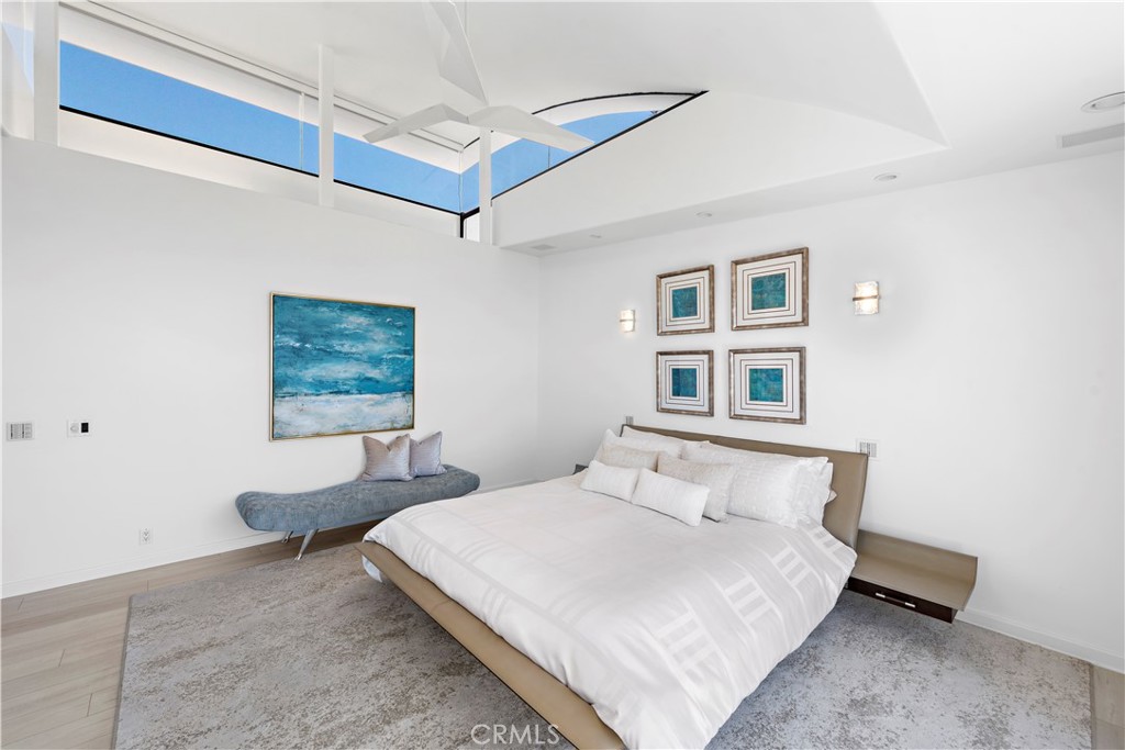 940 Summit Drive, Laguna Beach CA 92651 - photo 23