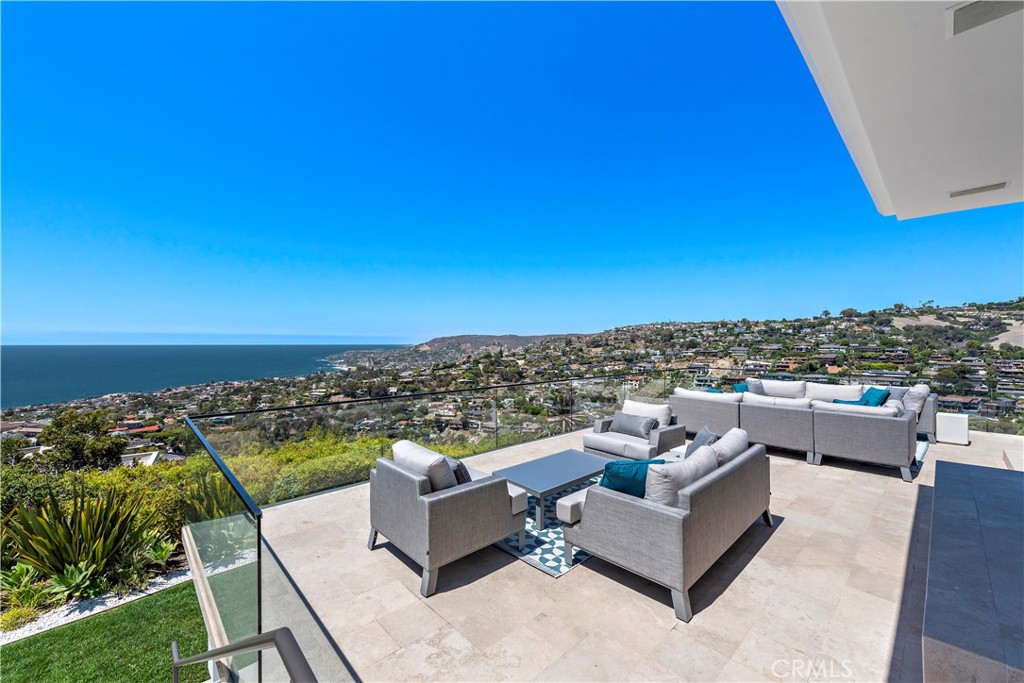 940 Summit Drive, Laguna Beach CA 92651 - photo 32