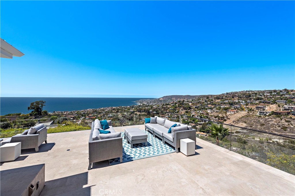 940 Summit Drive, Laguna Beach CA 92651 - photo 33