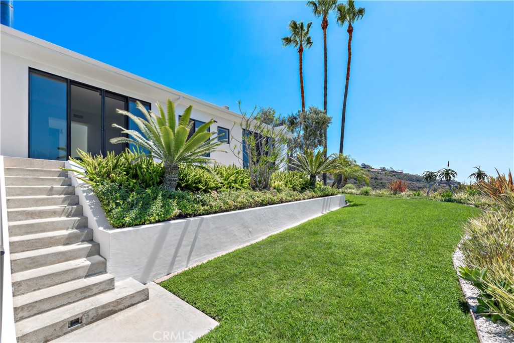 940 Summit Drive, Laguna Beach CA 92651 - photo 43