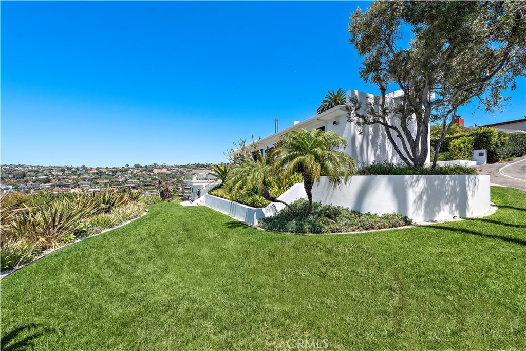 940 Summit Drive, Laguna Beach CA 92651 - photo 44