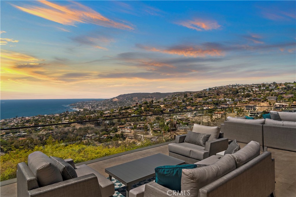 940 Summit Drive, Laguna Beach CA 92651 - photo 48