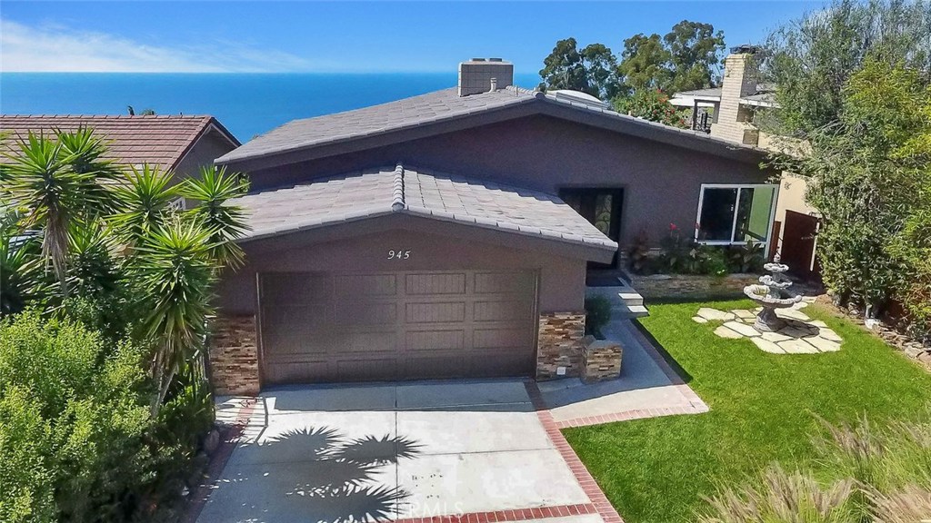 2 car direct access garage with extra long driveway. - 945 Katella Street, Laguna Beach CA 92651 - photo 1
