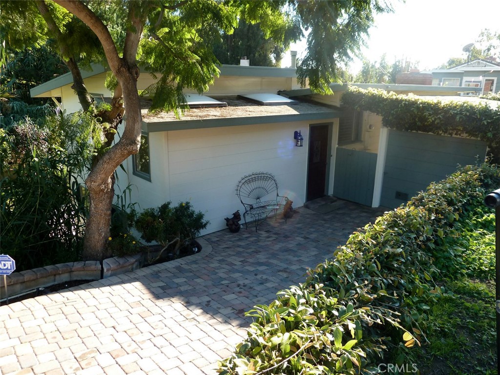 945 Park Ave, Laguna Beach CA 92651 - photo 1