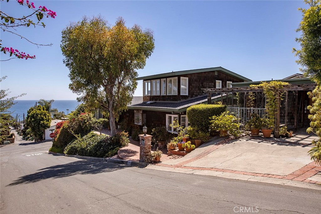 950 Hillcrest Drive, Laguna Beach CA 92651 - photo 1