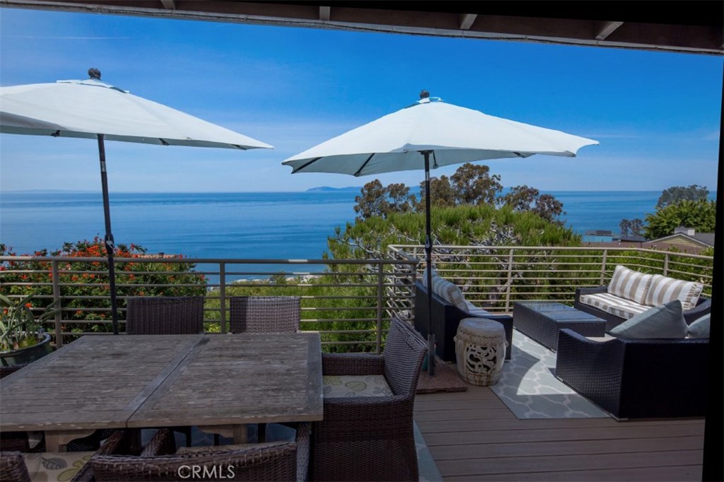 Enjoy ocean living at it's beast. - 955 Katella Street, Laguna Beach CA 92651 - photo 1