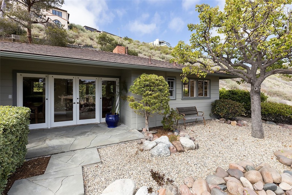 959 Oriole Drive, Laguna Beach CA 92651 - photo 1