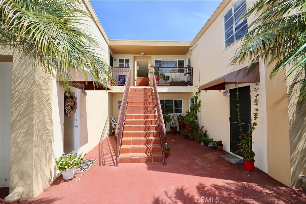 970 Glenneyre Street E, Laguna Beach CA 92651 - photo 1