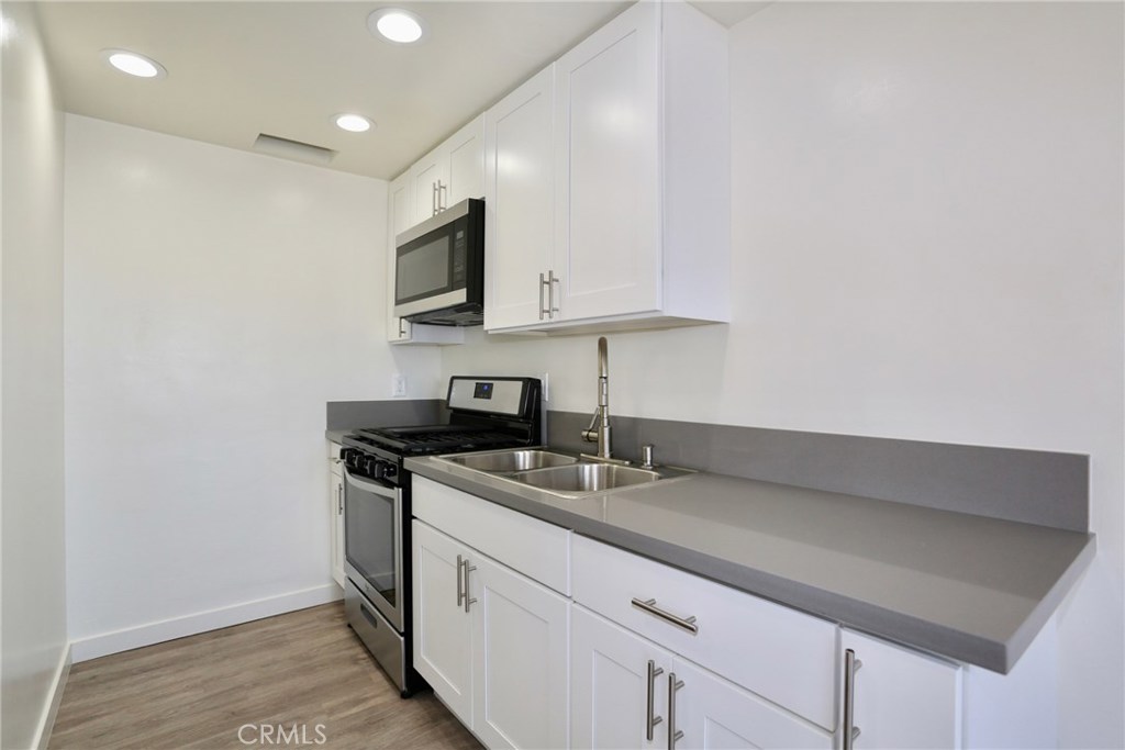 970 Glenneyre Street F, Laguna Beach CA 92651 - photo 7
