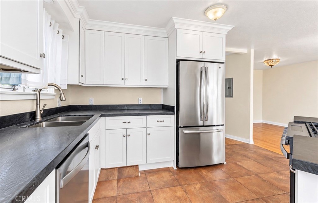976 S Coast Highway A, Laguna Beach CA 92651 - photo 4