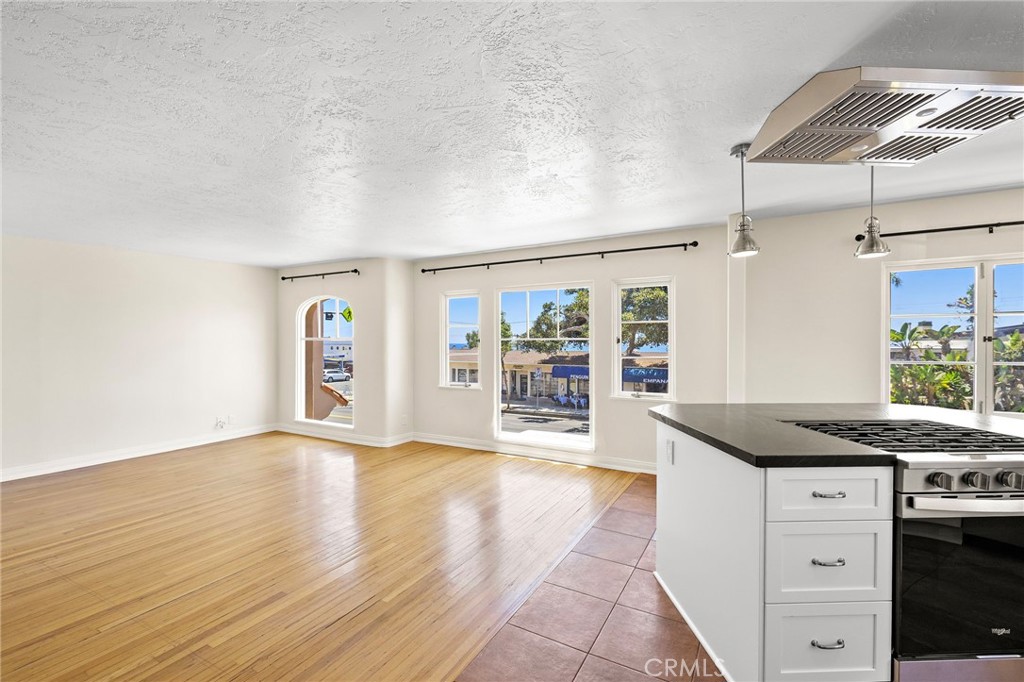 976 S Coast S A, Laguna Beach CA 92651 - photo 2