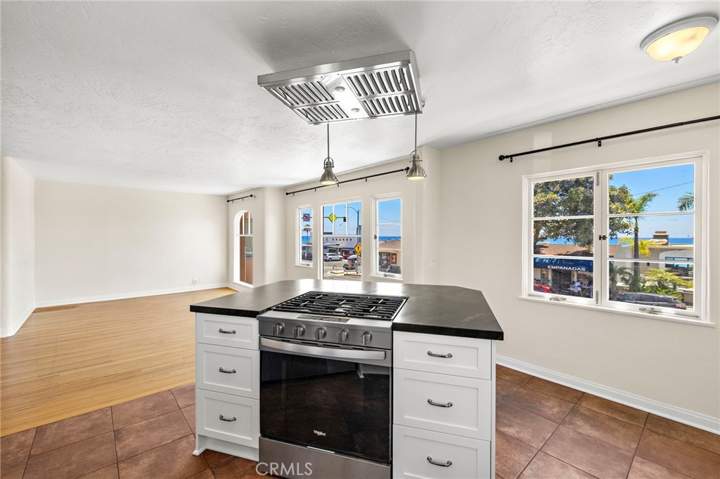 976 S Coast S A, Laguna Beach CA 92651 - photo 9