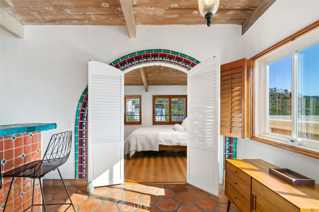 977 Noria Street, Laguna Beach CA 92651 - photo 9