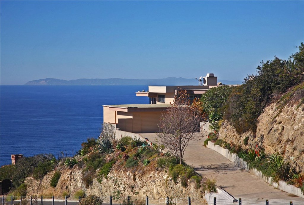 Overlooking the Ocean on its own 1/2-Acre Promontory - 98 VISTA DEL SOL, Laguna Beach CA 92651 - photo 1