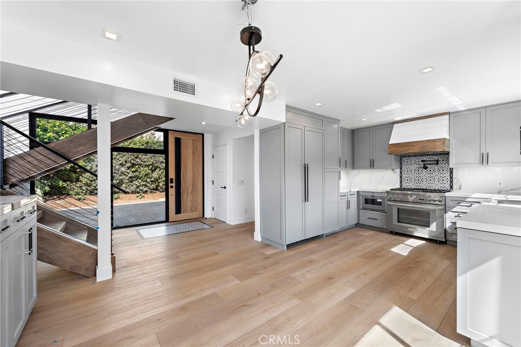 980 Meadowlark Lane, Laguna Beach CA 92651 - photo 8