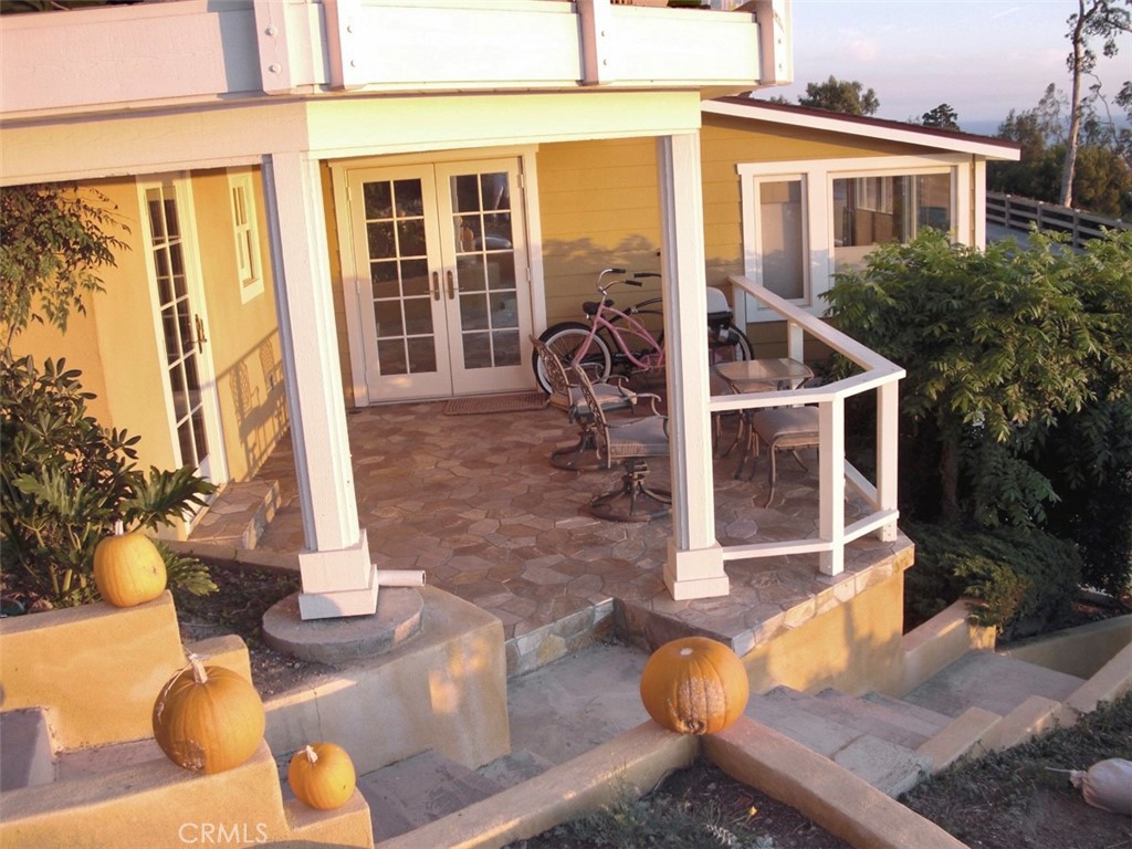 982 Temple Hills Drive, Laguna Beach CA 92651 - photo 1