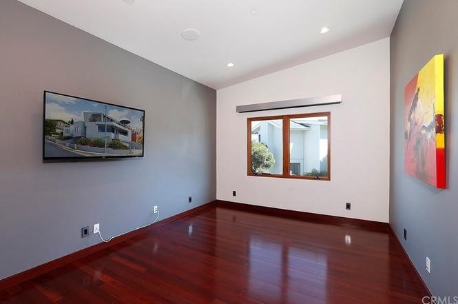 988 Acapulco, Laguna Beach CA 92651 - photo 5