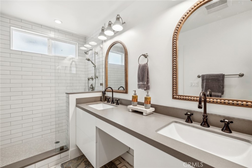 989 La Mirada, Laguna Beach CA 92651 - photo 9