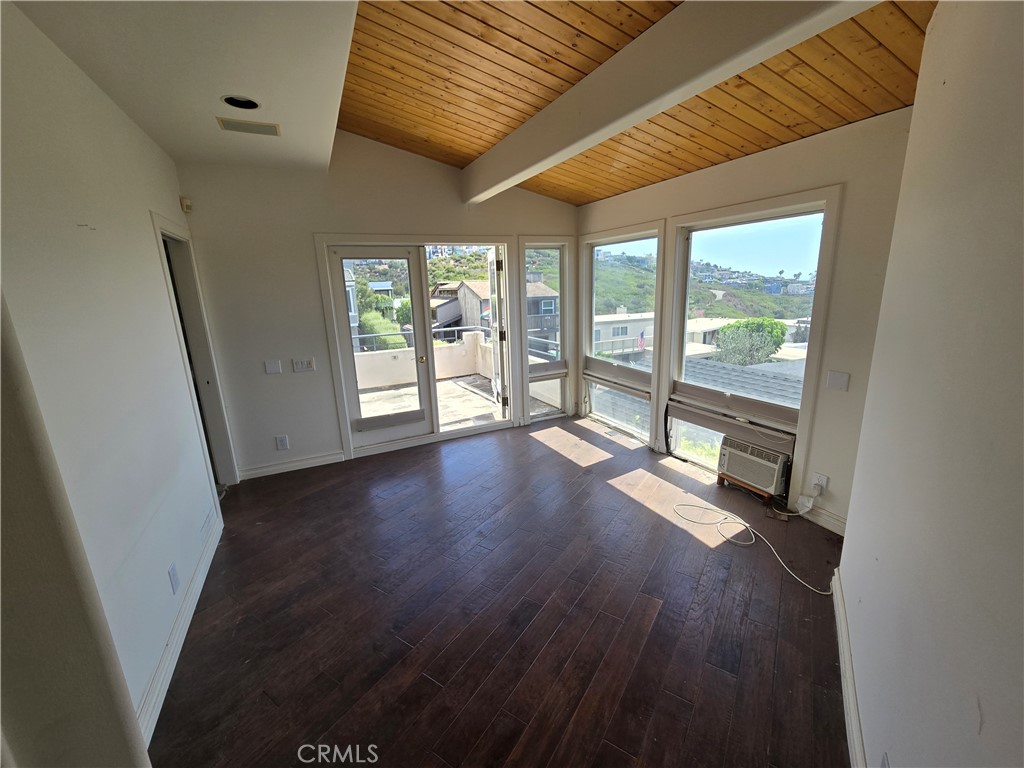 989 Miramar, Laguna Beach CA 92651 - photo 19