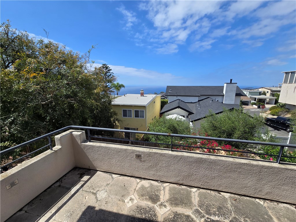 989 Miramar, Laguna Beach CA 92651 - photo 25