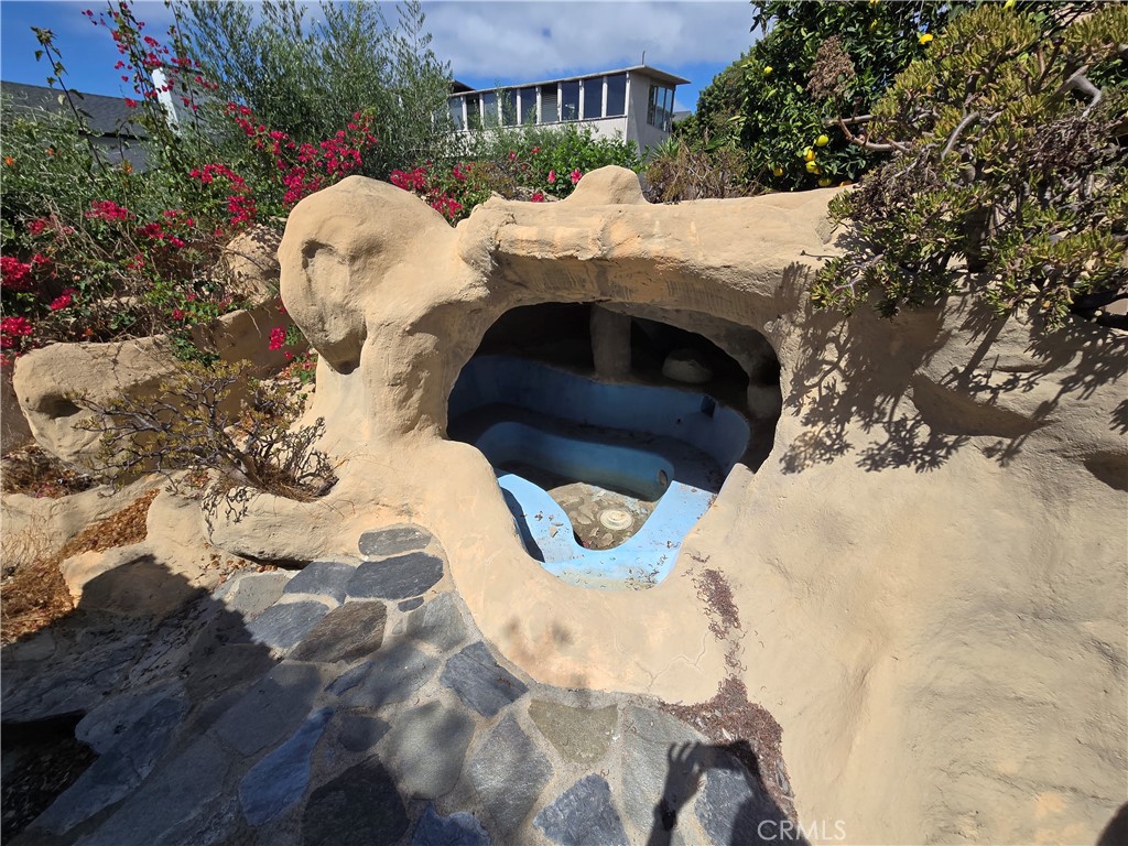 989 Miramar, Laguna Beach CA 92651 - photo 40