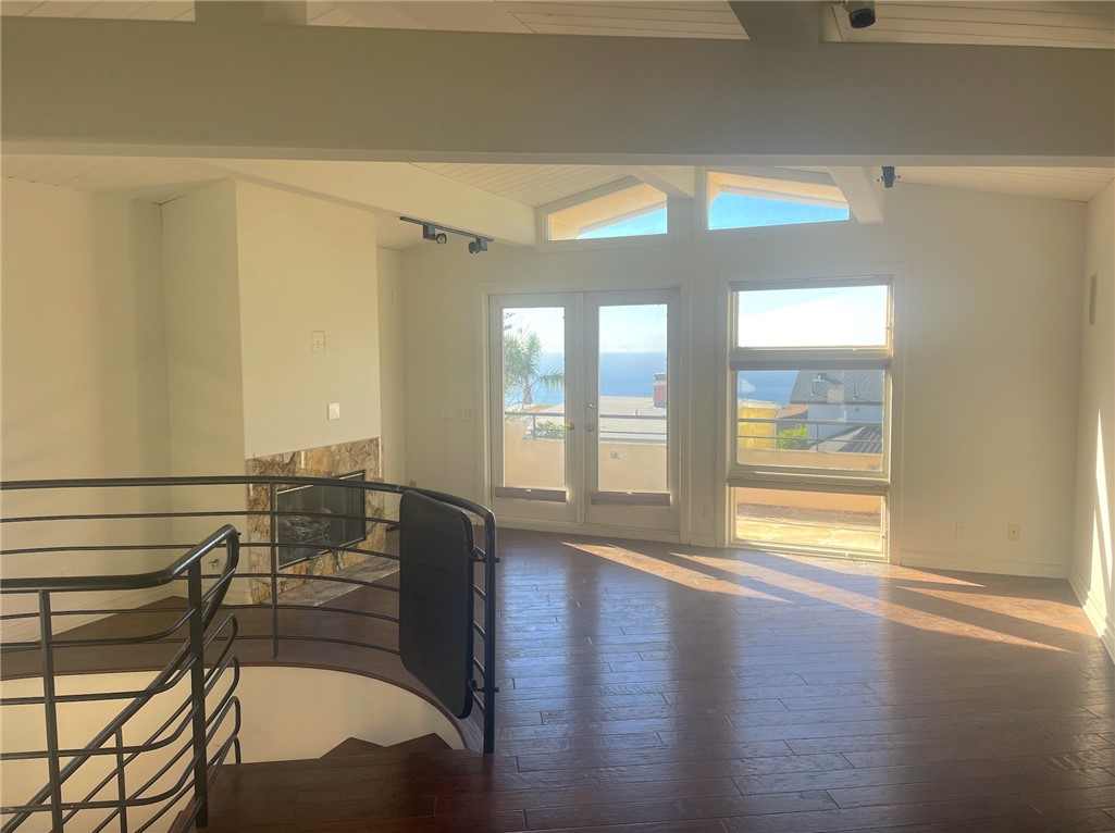 989 Miramar Street, Laguna Beach CA 92651 - photo 6