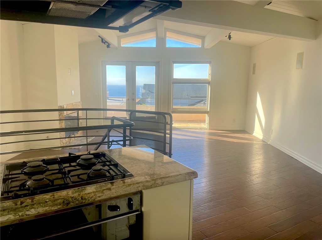 989 Miramar Street, Laguna Beach CA 92651 - photo 9