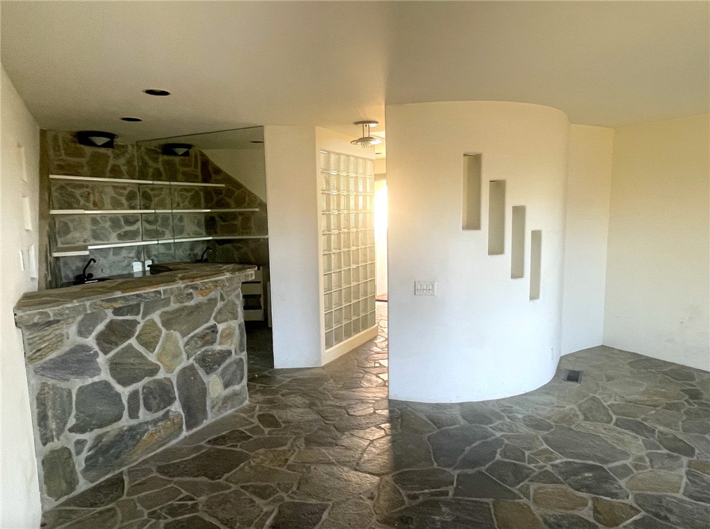989 Miramar Street, Laguna Beach CA 92651 - photo 13