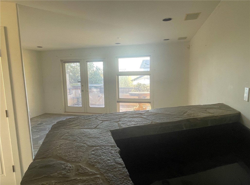 989 Miramar Street, Laguna Beach CA 92651 - photo 14