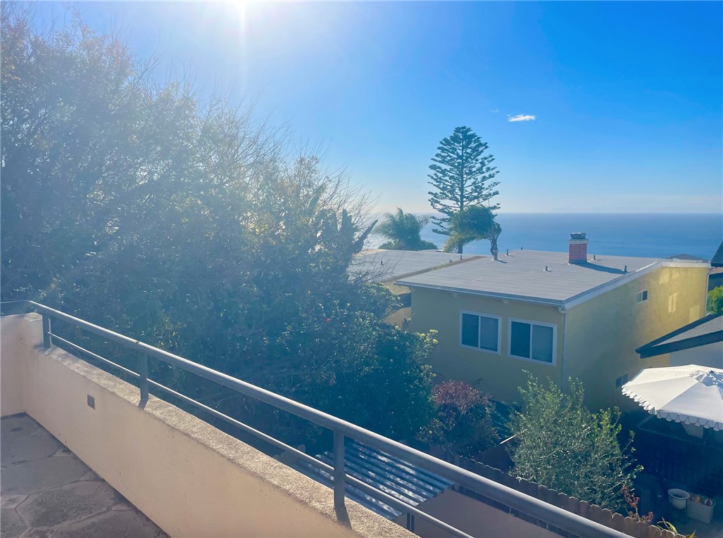 989 Miramar Street, Laguna Beach CA 92651 - photo 21