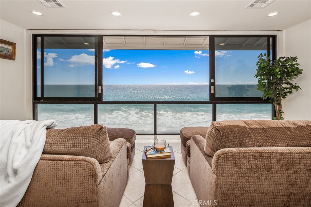 Living Room view - 99 Blue Lagoon, Laguna Beach CA 92651 - photo 1