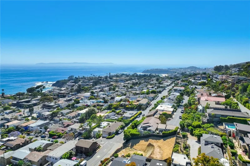990 Hillcrest Drive, Laguna Beach, CA 92651 990 Hillcrest Drive, Laguna Beach, CA 92651
