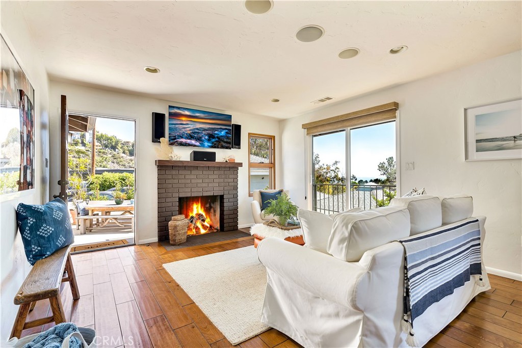 991 Meadowlark Drive, Laguna Beach CA 92651 - photo 1