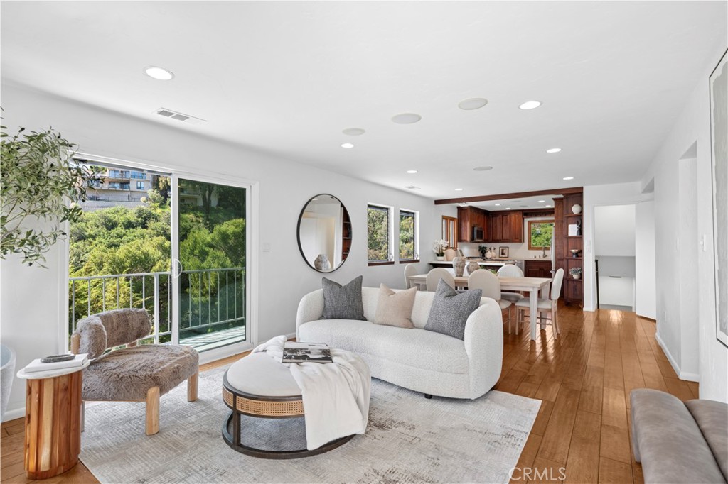 991 Meadowlark Drive, Laguna Beach CA 92651 - photo 1