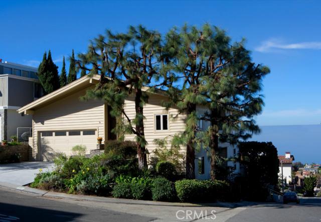 Expansive double corner lot with Catalina, Coastline, Palos Verdes and City Lights Views. - 991 Santa Ana Street, Laguna Beach CA 92651 - photo 1