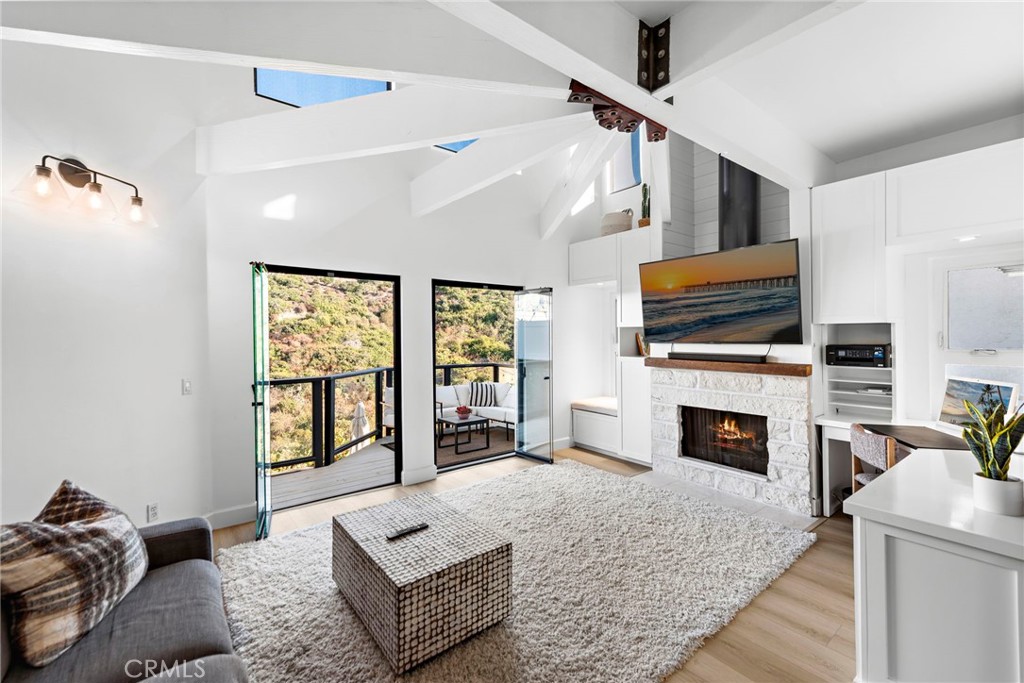 992 Noria Street, Laguna Beach CA 92651 - photo 1