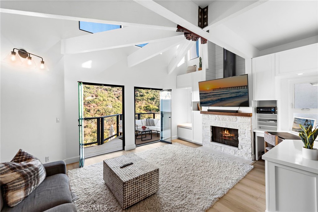 992 Noria Street, Laguna Beach CA 92651 - photo 1