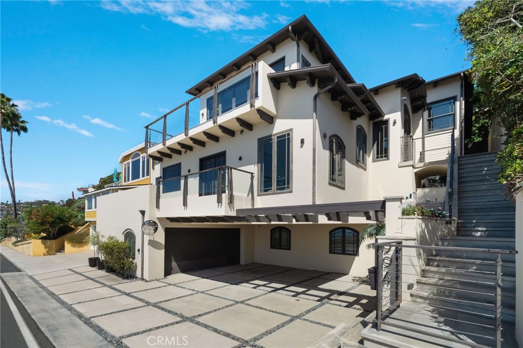 994 Temple Hills, Laguna Beach CA 92651 - photo 2