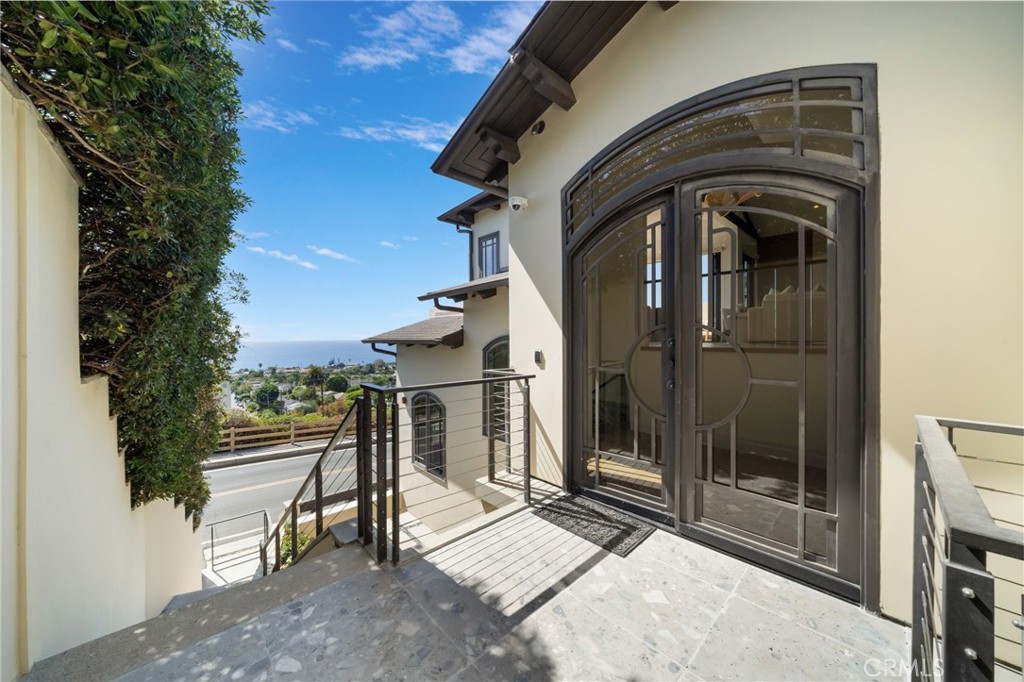 994 Temple Hills, Laguna Beach CA 92651 - photo 3