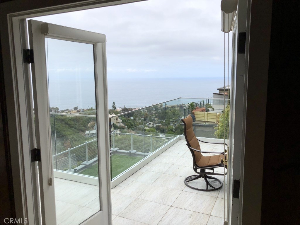 995 Summit Drive, Laguna Beach CA 92651 - photo 1