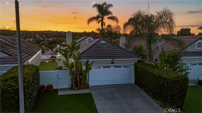 19 Indian Hill, Laguna Hills, CA 92653