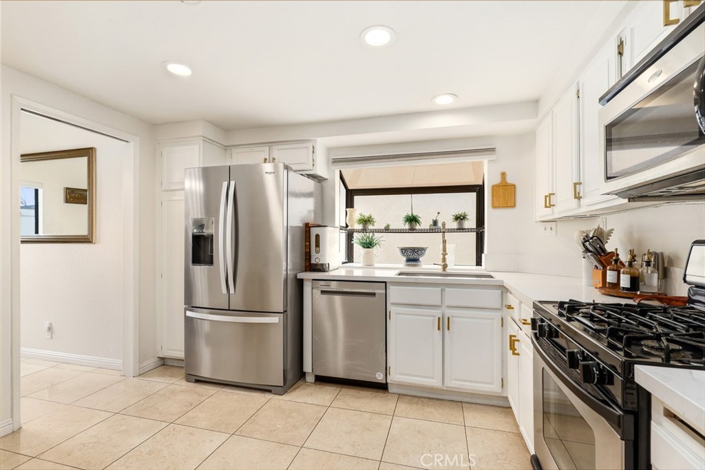 22 Rocky Creek Lane, Laguna Hills CA 92653 - photo 7