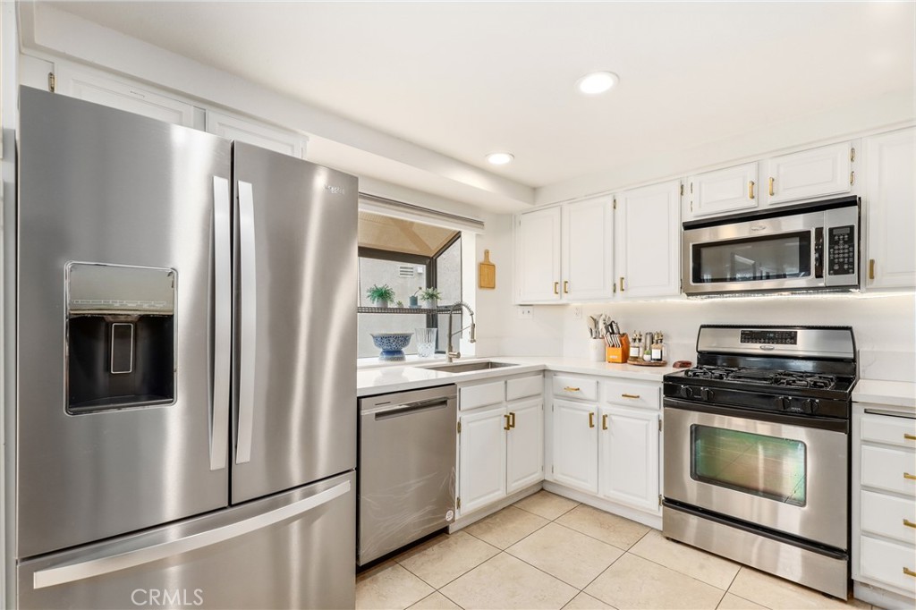22 Rocky Creek Lane, Laguna Hills CA 92653 - photo 9