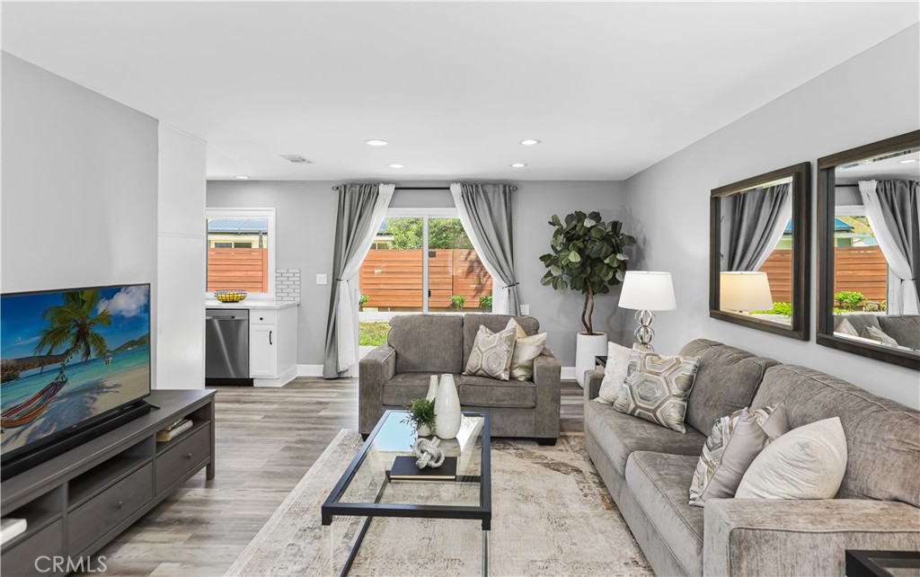 22121 Padova, Laguna Hills CA 92653 - photo 4